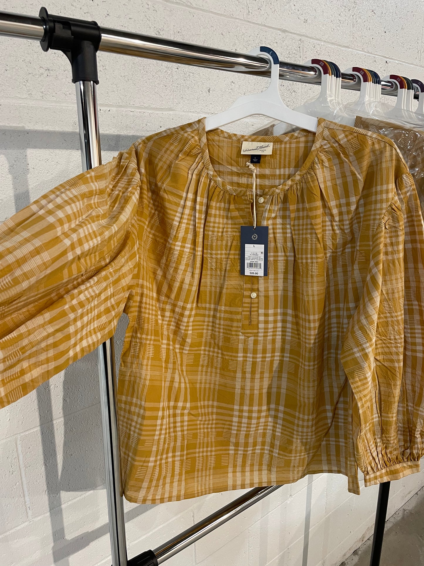 NEW (8)ct. Universal Threads Women’s Blouse Casepack